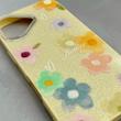 قاب گوشی iPhone 17 آیفون اکلیلی شاین Flower سخت بنددار کنفی گل زرد کد 125476
