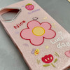 قاب گوشی iPhone 17 آیفون اکلیلی شاین Flower سخت بنددار کنفی گل صورتی کد 125477