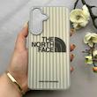 قاب گوشی Galaxy S25 FE سامسونگ کرکره ای لیزری سخت Hard براش اسپرت لنزسیلور طرح The North Face کد 152254