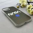 قاب گوشی iPhone 13 - iPhone 14 آیفون کرکره ای لیزری سخت Hard براش اسپرت لنزسیلور طرح NASA کد 152270