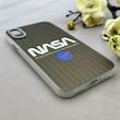 قاب گوشی iPhone X - XS آیفون کرکره ای لیزری سخت Hard براش اسپرت لنزسیلور طرح NASA کد 152274