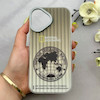 قاب گوشی iPhone 17 آیفون کرکره ای لیزری سخت Hard براش اسپرت لنزسیلور طرح نشنال جئوگرافیک کد 152332