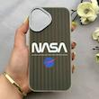 قاب گوشی iPhone 16 آیفون کرکره ای لیزری سخت Hard براش اسپرت لنزسیلور طرح NASA کد 152340