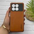 قاب گوشی Poco X6 Pro - Redmi K70E شیائومی اورجینال برند DADOO دادوو 2026 طرح دوخت HARD چرمی محافظ لنزدار عسلی کد 157245