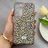 قاب گوشی Galaxy S23 FE سامسونگ اکلیلی شفاف لاکچری محافظ لنزدار طرح پلنگی کد 160894