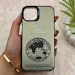 قاب گوشی iPhone 13 - iPhone 14 آیفون So CooL سوکول اورجینال فانتزی دکمه کرومی طرح نشنال جئوگرافیک کد E5-161526