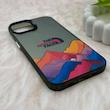 قاب گوشی iPhone 13 - iPhone 14 آیفون So CooL سوکول اورجینال فانتزی دکمه کرومی طرح The North Face کد E5-161535