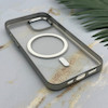 قاب گوشی iPhone 13 - iPhone 14 آیفون اورجینال لاکچری فول طلقی مگ سیف دار Q Series لنز فلزی نقره ای کد 163880