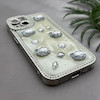 قاب گوشی iPhone 15 آیفون اورجینال فانتزی عروسکی برجسته نگین دار رزینی لنز کرومی طرح کیتی Kitty کد 163623