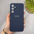 قاب گوشی Galaxy S24 FE سامسونگ سیلیکونی اورجینال پاک کنی سورا SORA درجه یک زیربسته سرمه ای کد 165449