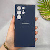 قاب گوشی Galaxy S23 Ultra سامسونگ سیلیکونی اورجینال پاک کنی سورا SORA درجه یک زیربسته سرمه ای کد 165479