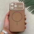 قاب گوشی iPhone 16 Pro Max آیفون سیلیکونی پاک کنی اورجینال Auto Focus مگ سیف دار Magsafe درجه یک زیربسته محافظ لنز شیشه ای قهوه ای کد 164977