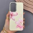 قاب گوشی Galaxy A36 سامسونگ لدر کیس سیلیکونی فانتزی لنز سیلور طرح گل لیلیوم صورتی کد 169220