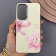 قاب گوشی Galaxy A55 سامسونگ لدر کیس سیلیکونی فانتزی لنز سیلور طرح گل لیلیوم صورتی کد E58-169232