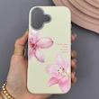 قاب گوشی iPhone 17 آیفون لدر کیس سیلیکونی فانتزی لنز سیلور طرح گل لیلیوم صورتی کد 169254