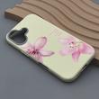 قاب گوشی iPhone 17 آیفون لدر کیس سیلیکونی فانتزی لنز سیلور طرح گل لیلیوم صورتی کد 169254