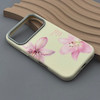 قاب گوشی iPhone 17 Pro آیفون لدر کیس سیلیکونی فانتزی لنز سیلور طرح گل لیلیوم صورتی کد 169257