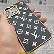 قاب گوشی iPhone 13 Pro آیفون طرح ژله ای مای کیس گلد لاین دور طلایی طرح لویی ویتون LV محافظ لنز دار مشکی کد 179