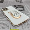قاب گوشی iPhone 13 Pro Max آیفون طرح ژله ای مای کیس گلد لاین دور طلایی پاپ سوکت دار خرسی محافظ لنز دار سفید کد 196