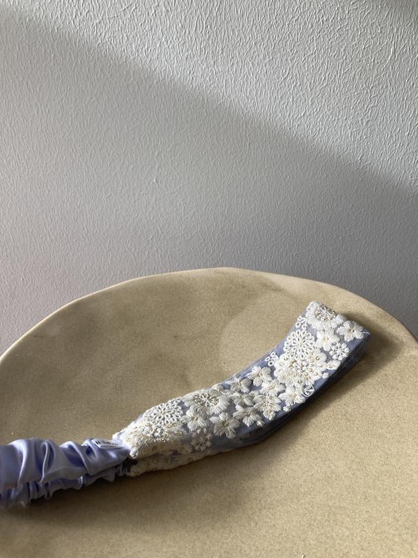 هدبند شکوفه نور طوسی روشن