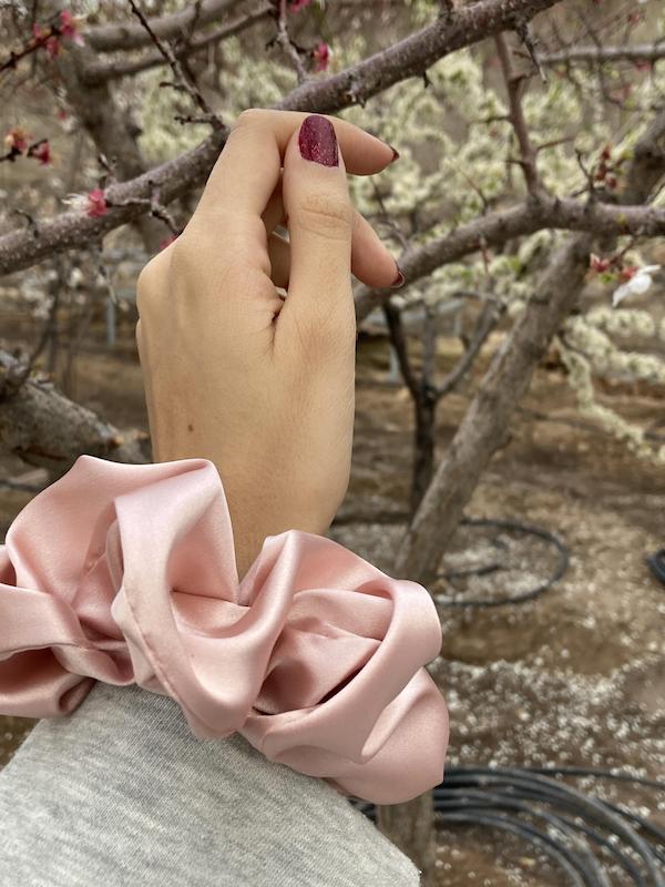 اسکرانچی ساتن صورتی روشن