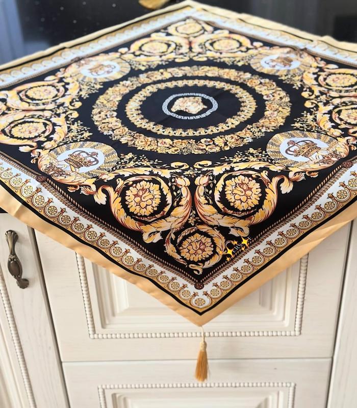 رومیزی ورساچه