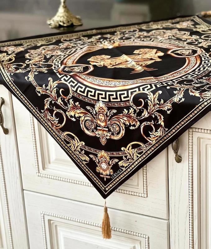 رومیزی ورساچه