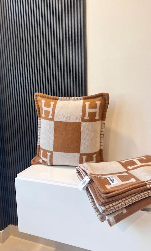 شال مبل و کوسن هرمس