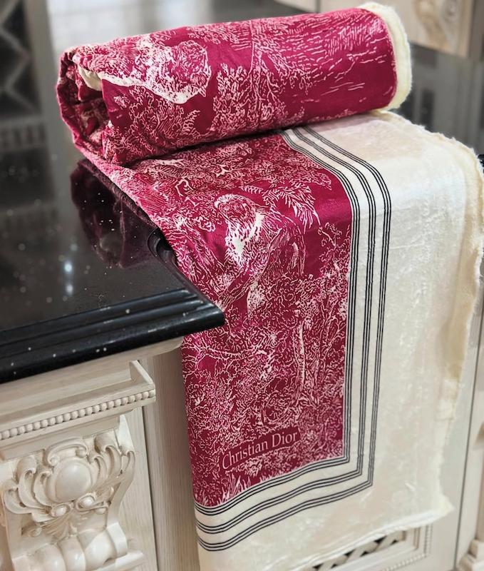 پتو طرح دار Dior