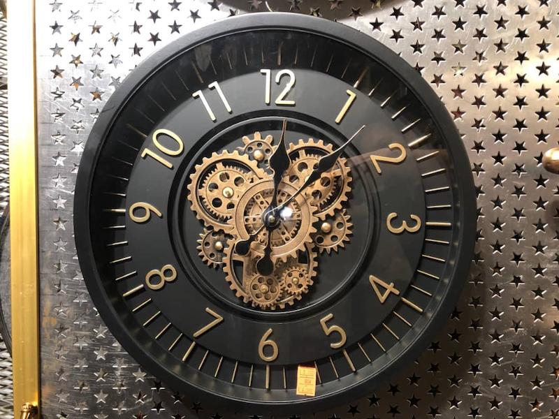 ساعت دیواری