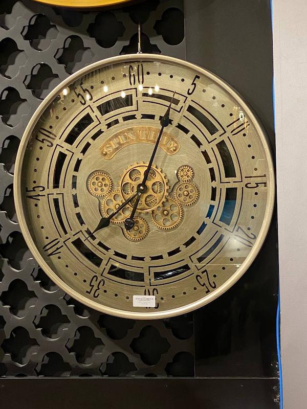 ساعت چرخ دنده متحرک