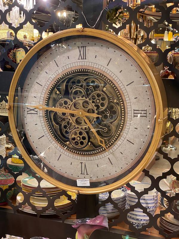 ساعت دیواری چرخ دنده متحرک