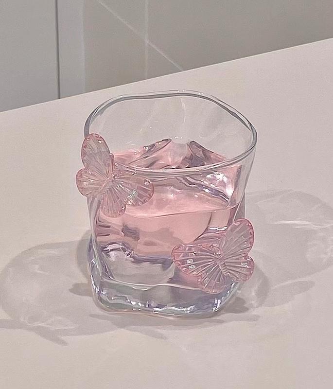 لیوان دفرمه پروانه