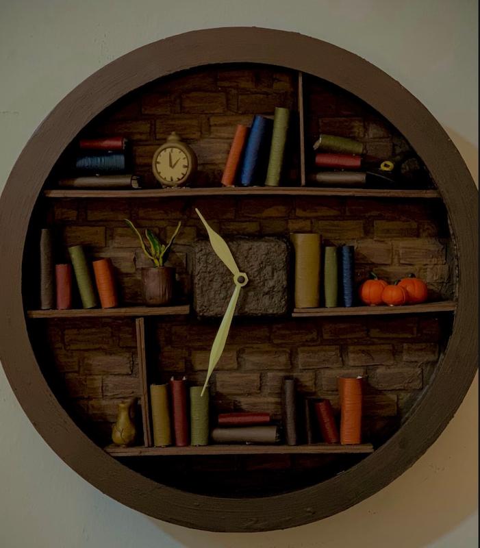 ساعت دیواری کتابی