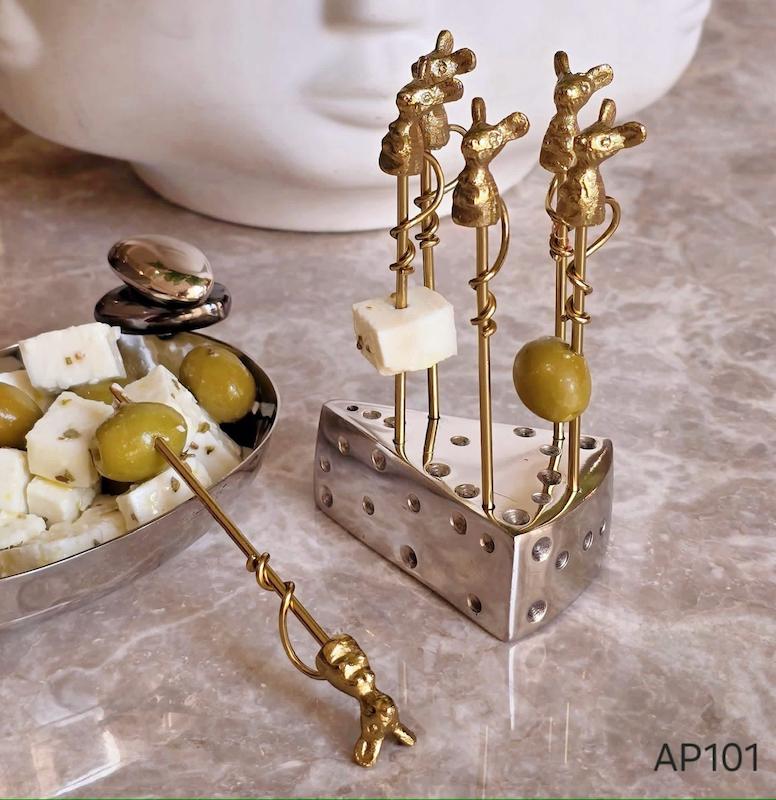 زیتون خوری موش و پنیر