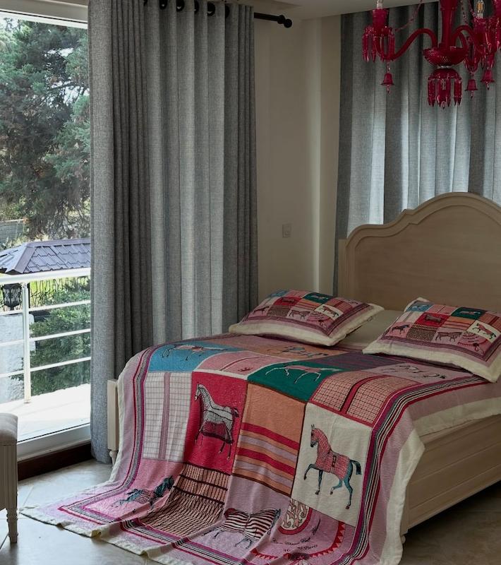 پتو طرح هرمس صورتی