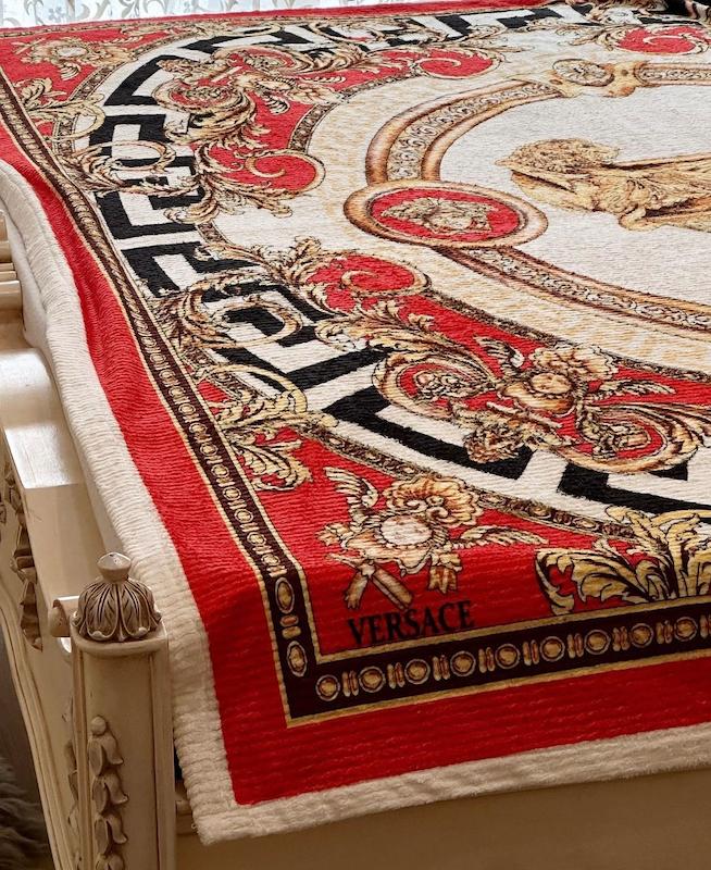 پتو ورساچه قرمز