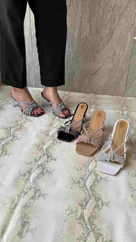 صندل مجلسی مدل نگینی خرچنگی پاشنه شیشه‌ای کد ۱۱۰