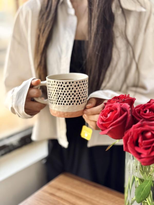 ماگ‌ سرامیکی خالدار مینیمال