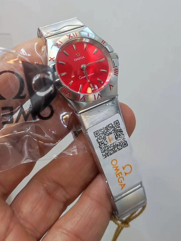 ساعت مچی زنانه امگا کانستلیشن