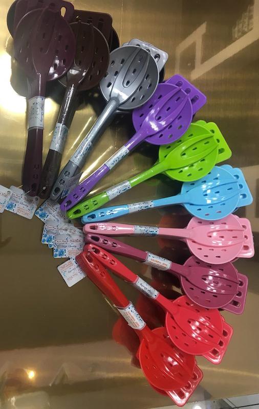 کفگیر ملاقه ۶ تایی لاله   قیمت  40هزار 