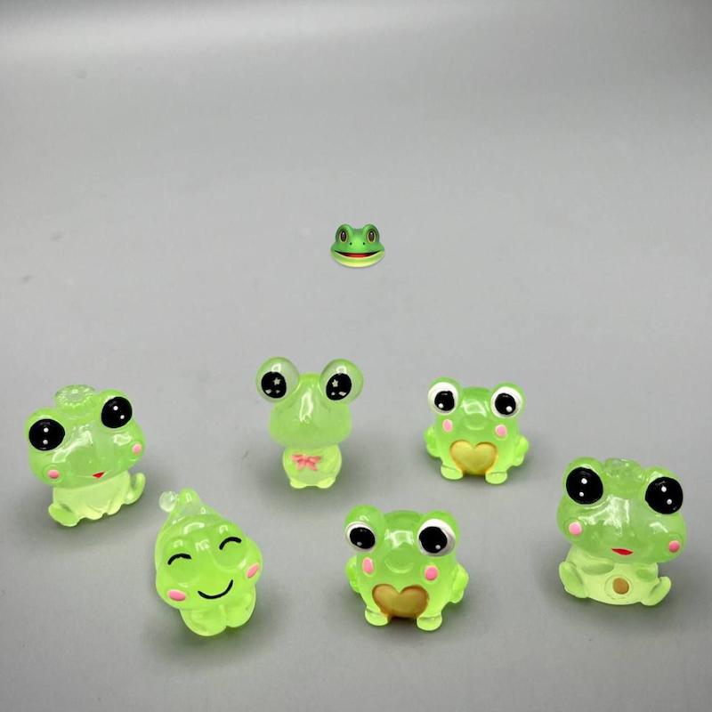 مجسمه شب تاب طرح قورباغه فیگور شبتاب