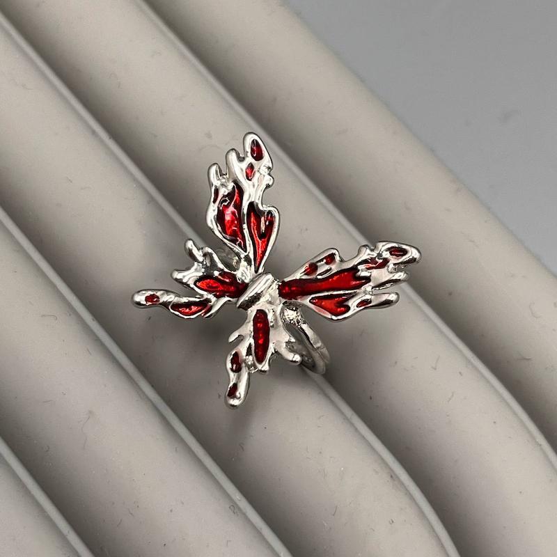 انگشتر پینترستی طرح پروانه قرمز