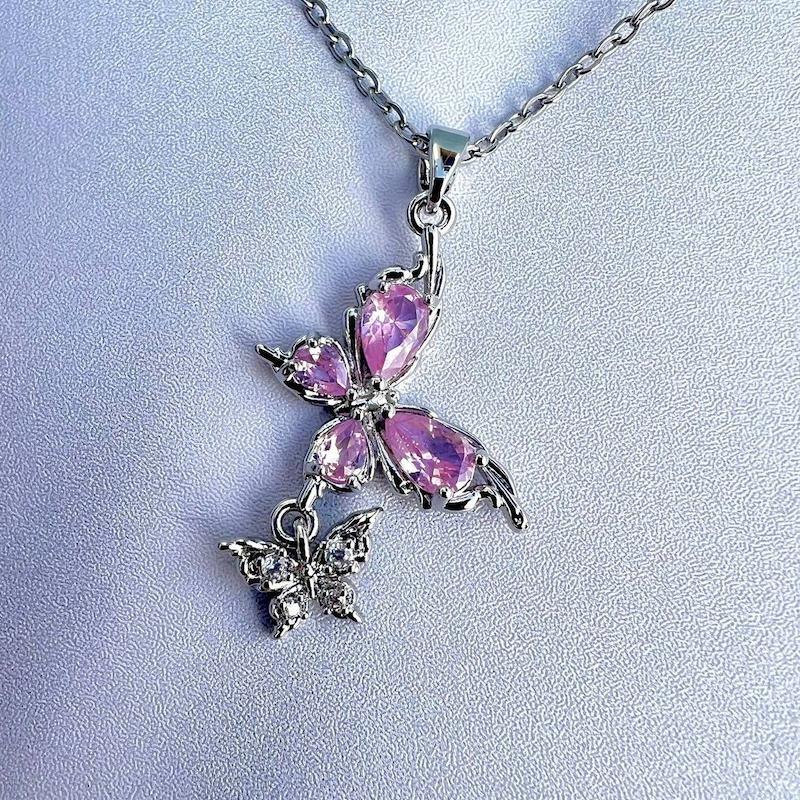 گردنبند پینترستی طرح پروانه آویز دار بنفش
