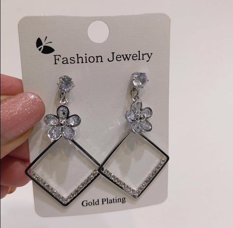 گوشواره زنانه مجلسی لوکس لاکچری