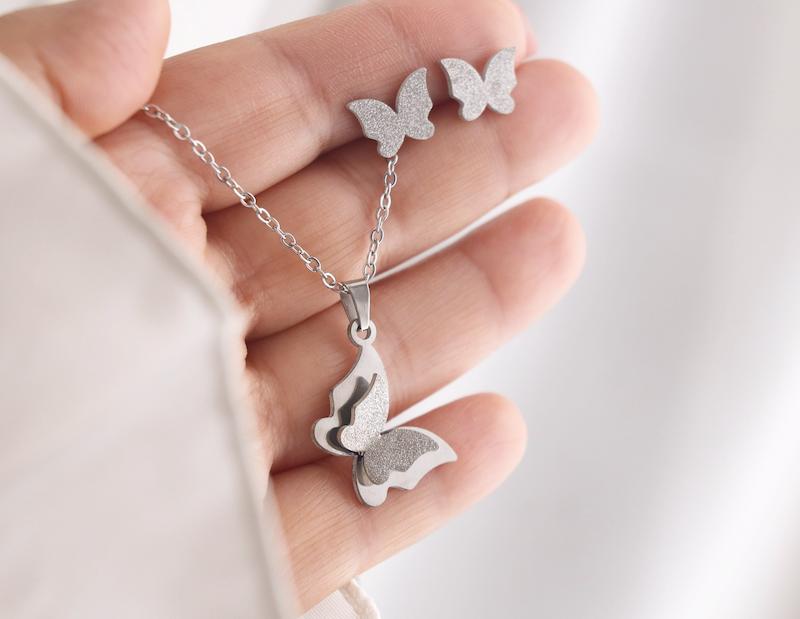 نیم ست زنانه استیل طرح پروانه گوشواره و گردنبند نگین دار