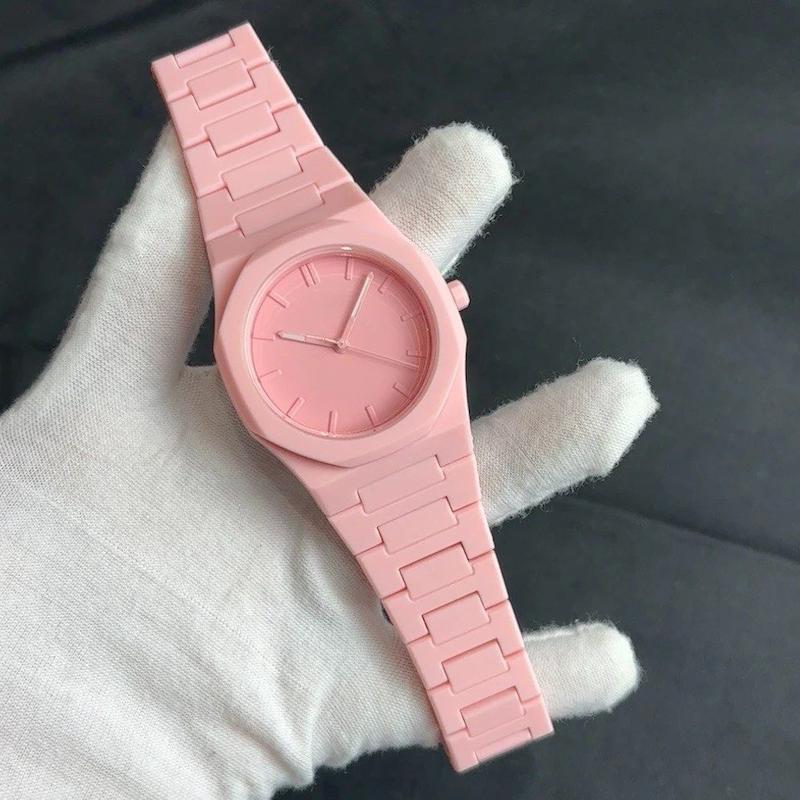 ساعت اسپرت تمام صورتی کربنی