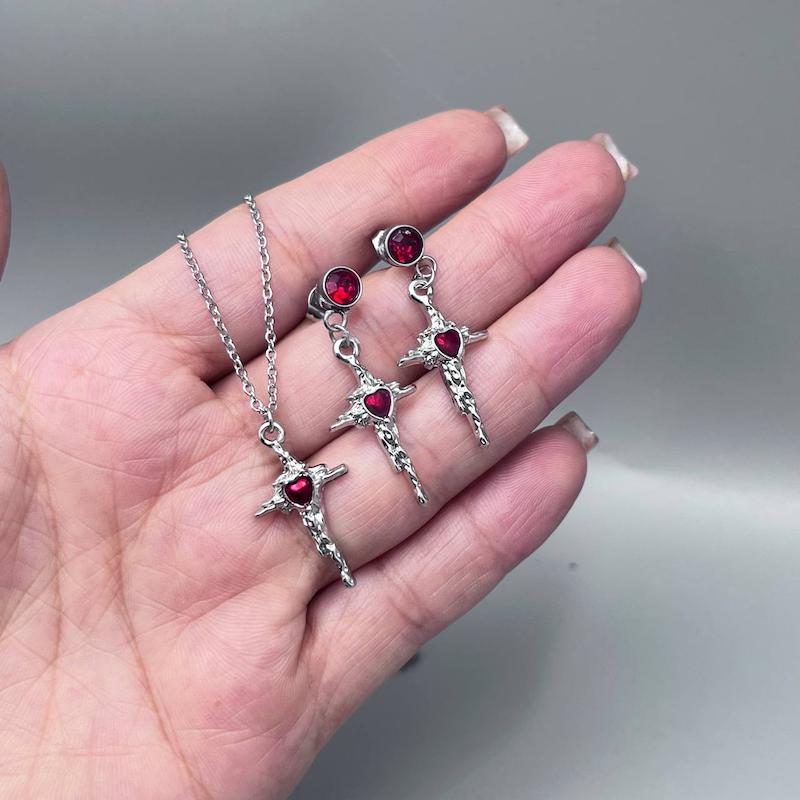 ست گردنبند گوشواره پینترستی نگین یاقوتی قرمز