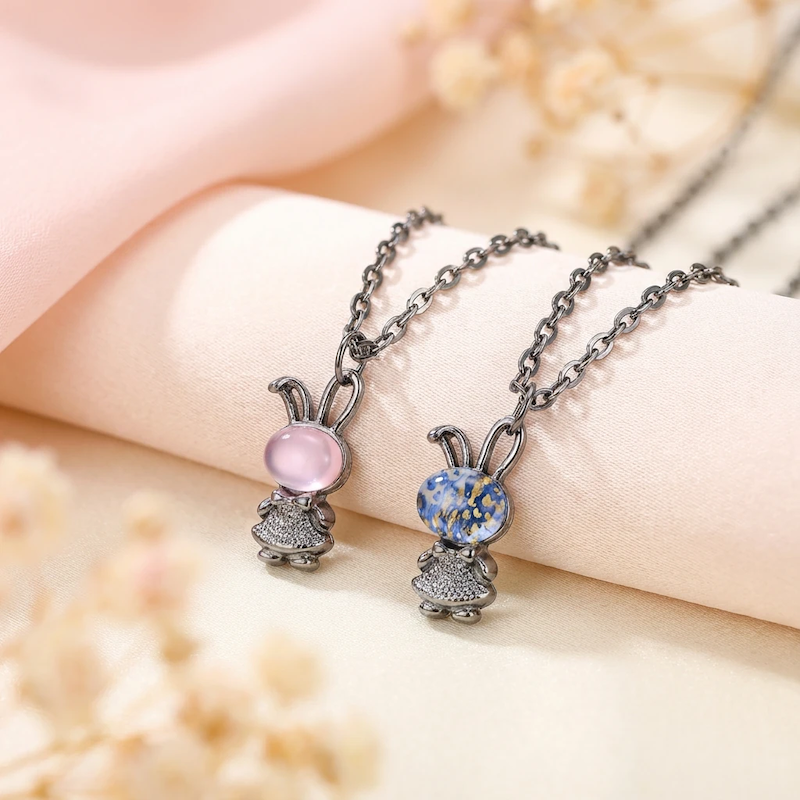 گردنبند پینترسی طرح خرگوش نگین دار