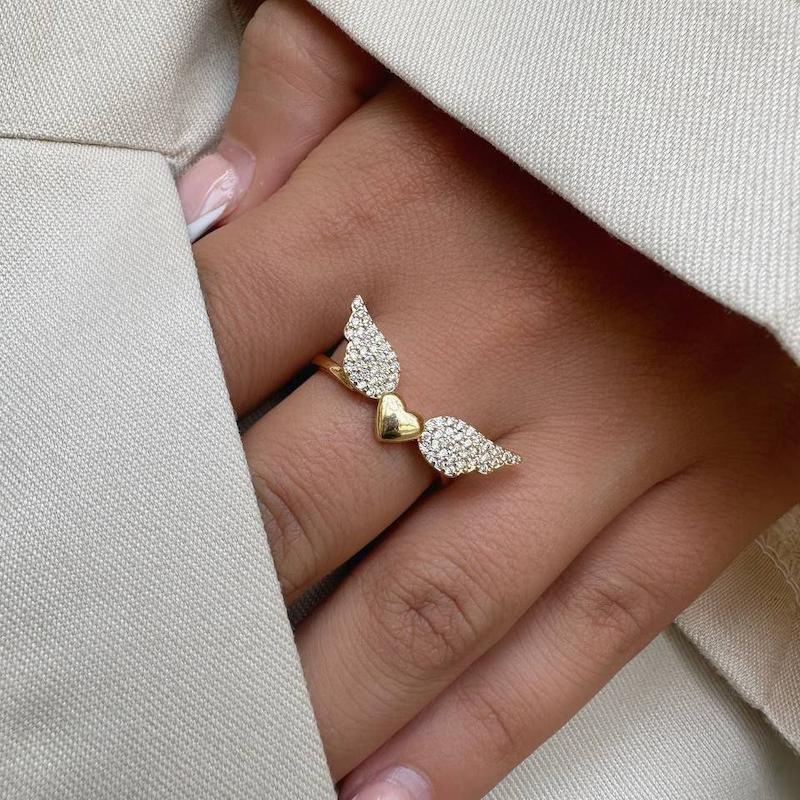 انگشتر زنانه طرح قلب و بال فرشته نگین دار